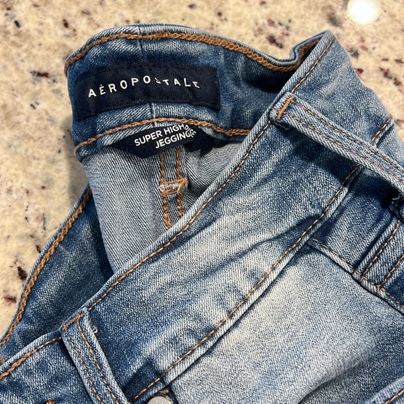 Jeans size 6 Aeropostale used - Picture 3 of 3